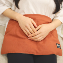 카멜브라운 색상의 팥 찜질팩 제품 이미지