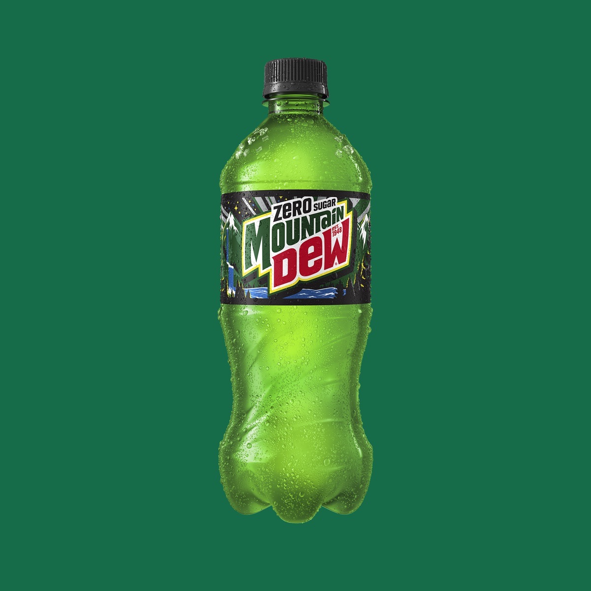 큰 얼음을 사용해 거품을 줄이며 Mountain Dew Zero Sugar를 따르는 장면
