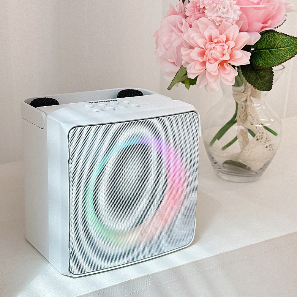 LED 조명이 켜진 제품 디자인